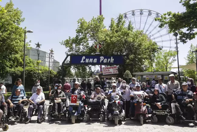 Lunaparka bir engellinin tekerlekli sandalye ile alınmamasına suç duyurusu