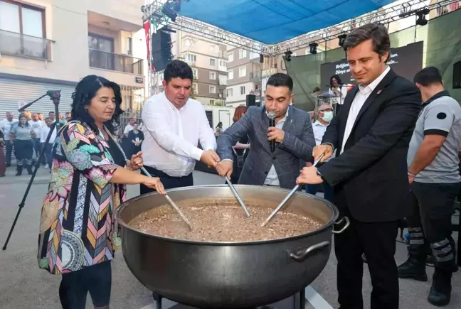 Son dakika haberleri | Buca'da Aşure Kazanları Deyişler Eşliğinde Kaynatıldı