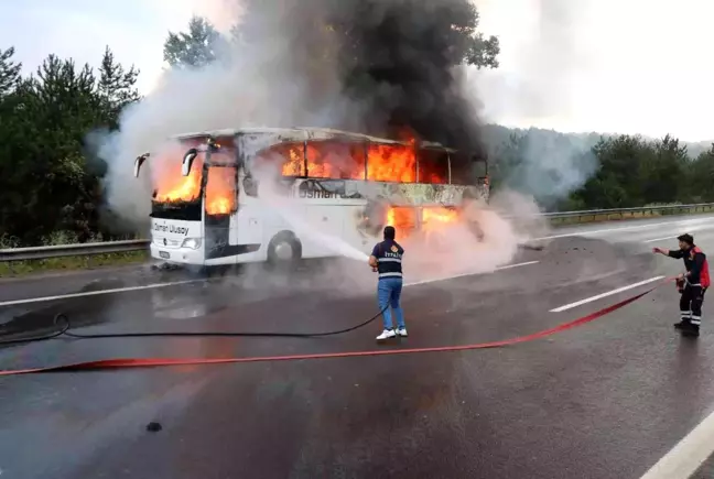 TEM'de alev alev yanan otobüsün yolcuları firmaya isyan etti