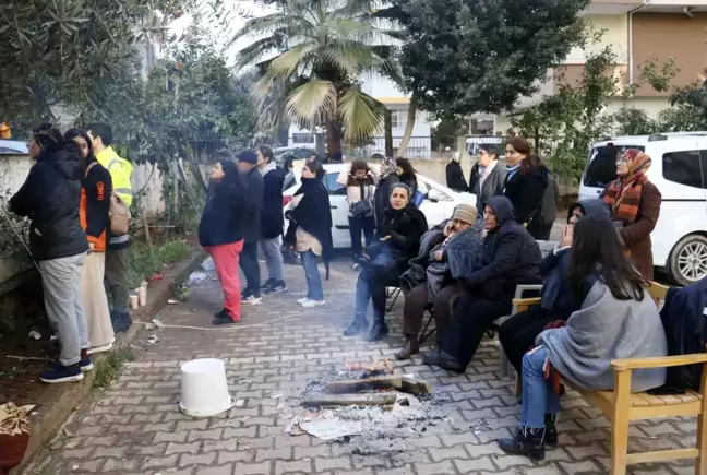 En acı bekleyiş: Kızlarının yanına gitmişti, eşi enkaz altında kaldı