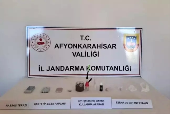 Afyonkarahisar'da Ev Baskınında 20 Kök Kenevir Ele Geçirildi