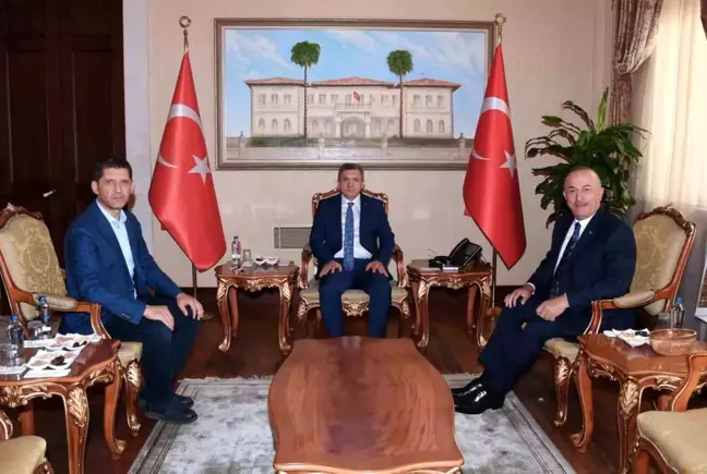Antalya Valisi Hulusi Şahin, Mevlüt Çavuşoğlu'nu ağırladı