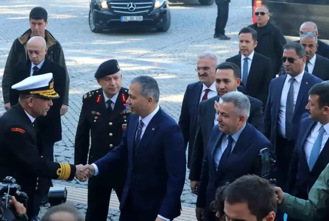 İçişleri Bakanı Ali Yerlikaya İzmir Valiliği'ni ziyaret etti