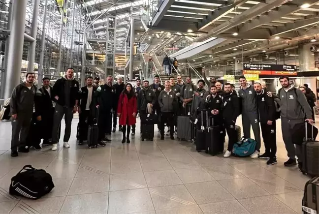 Bursaspor İnfo Yatırım, Telekom Baskets Bonn ile maç için Almanya'ya gitti