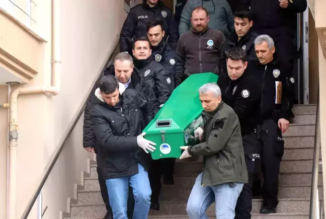 Cinnet getiren polis ailesini vurduktan sonra intihar etti: 3 ölü, 1 yaralı