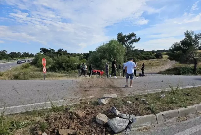 Çanakkale'de Otomobil Devrildi: 3 Yaralı