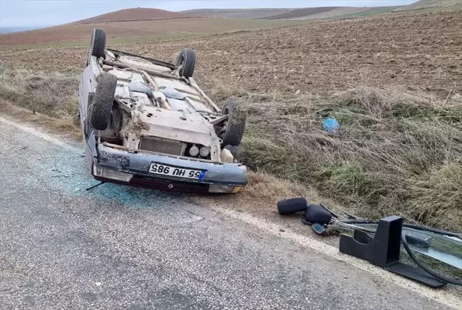 Çorum Alaca'da Takla Atan Otomobilde İki Yaralı