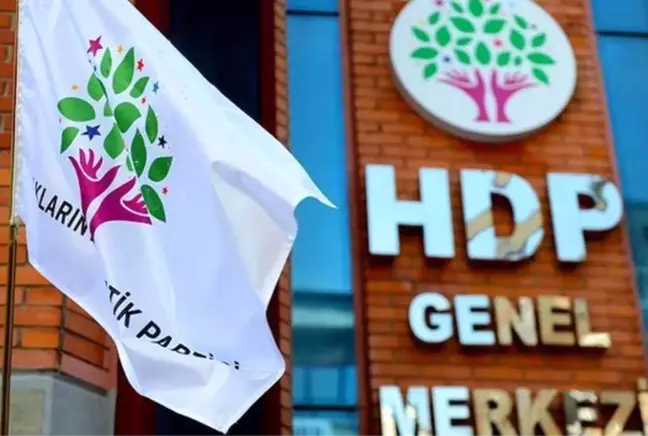 Görevden uzaklaştırılan Diyarbakır Büyükşehir eski belediye başkanı ile üç HDP'li başkan gözaltına alındı