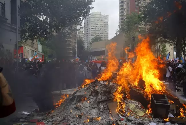 Şili'de tarihin en büyük protestosu 7. gününde