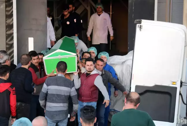 Çikolata fabrikasında feci ölüm! Makinenin bıçakları arasına sıkıştı