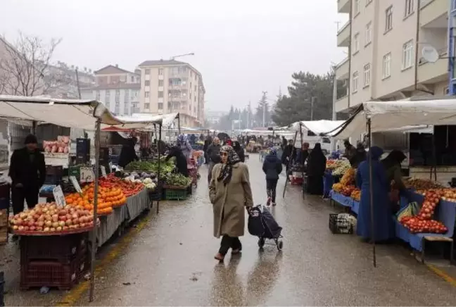 Elazığlı pazarcılardan depremzedelere destek! Fiyatları sabitlediler