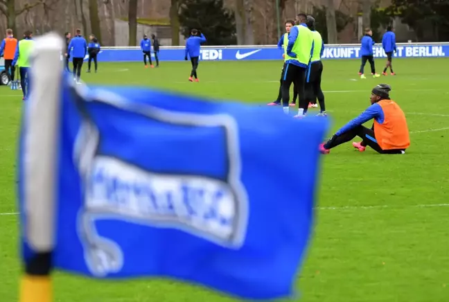 Hertha Berlin'de bir oyuncunun koronavirüs testi pozitif çıktı