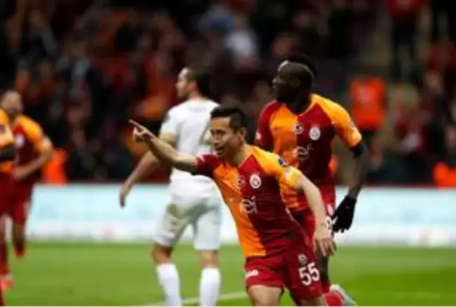 Galatasaray'la sözleşmesi sona erecek olan Nagatomo'ya Al Nasr talip oldu