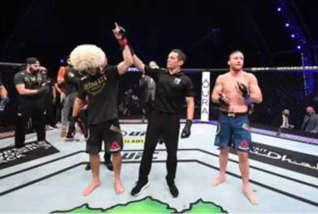 Emekli olan Khabib Nurmagomedov'a ünlü sporculardan tebrik mesajı yağdı