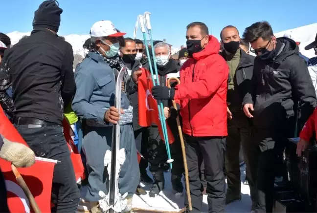 Şemdinlili gençler artık tahtayla değil profesyonel kayak takımlarıyla kayak yapacak