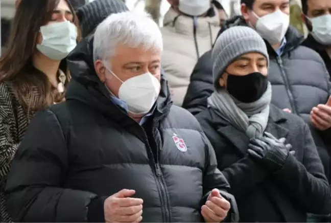 İRAN'DAKİ JET KAZASINDA ÖLEN MİNA BAŞARAN MEZARI BAŞINDA ANILDI