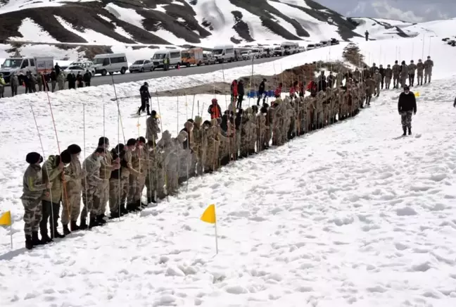 Bitlis'te 100 korucunun katıldığı çığ tatbikatı yapıldı