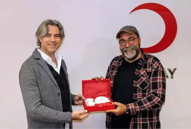 OYUNCU YÜKSEL ÜNAL PANDEMİDE SAHNELERE ÖZLEMİNİ ANLATTI