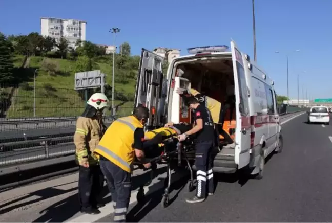 SARIYER TEM'DE OTOMOBİL BARİYERLERE ÇARPTI; SÜRÜCÜYÜ İTFAİYE KURTARDI