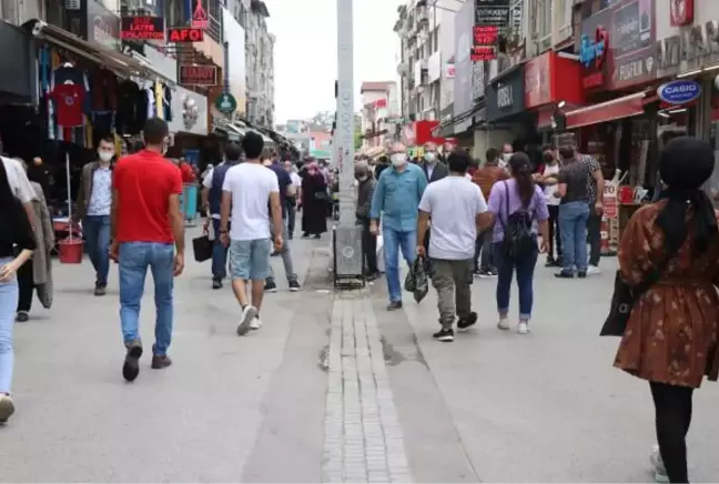 SAKARYA'DA TAM KAPANMA SONRASI KORKUTAN YOĞUNLUK