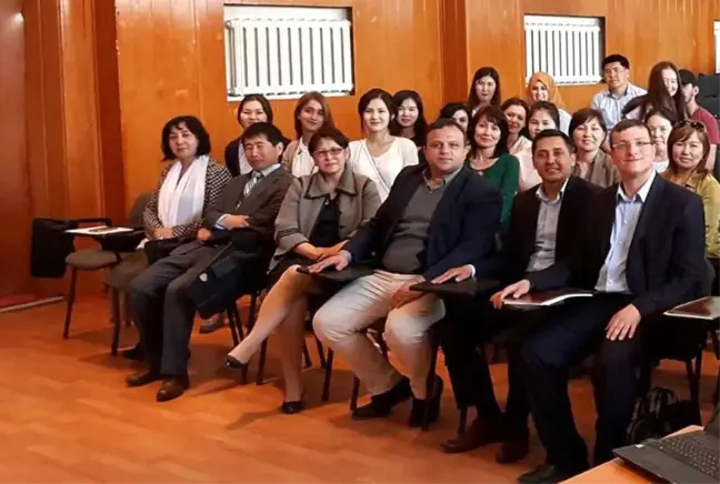 Ahmet Yesevi Üniversitesi Türkoloji Enstitüsü Konferanslar Serisinin 9'Uncusunu Düzenledi