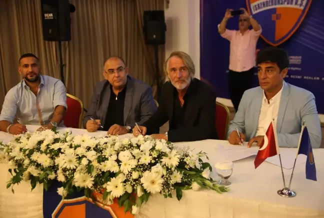 İskenderunspor, Jan Olde Riekerink ve Ümit Karan'la 3 yıllık sözleşme imzaladı