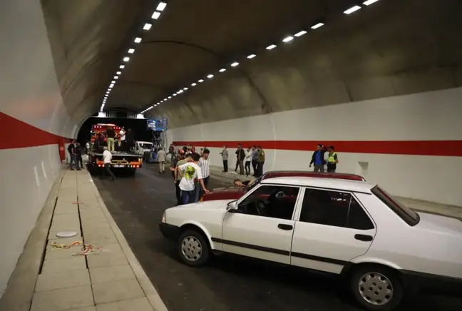 Salarha Tüneli'nin tamamlanmasını horonla kutladılar