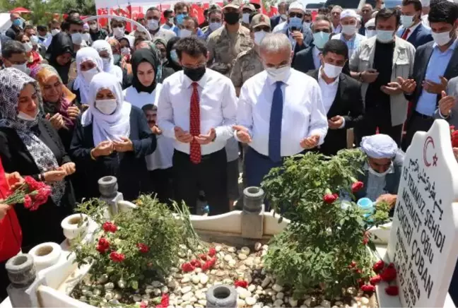 Son dakika haberi... DİYARBAKIR'DA 15 TEMMUZ ŞEHİTLERİ ANILDI