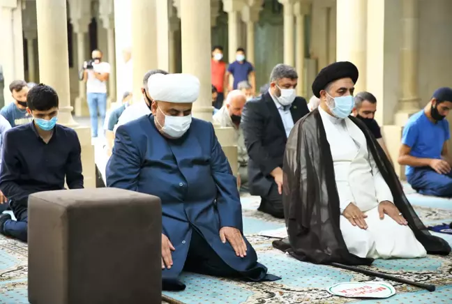 Azerbaycan'da Kurban Bayramı namazı Kovid-19 tedbirlerine riayet edilerek kılındı