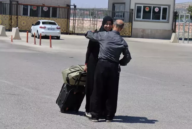 Suriyelilerin bayram dönüşleri başladı