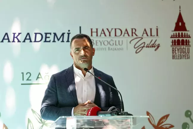 BEYOĞLU'NDA KOKU AKADEMİSİ AÇILDI