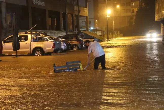 Karadeniz'deki iki ilimiz Ordu ve Rize'den peş peşe kötü haberler! Sağanak yağış sele neden oldu