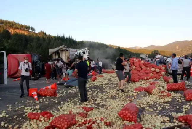 BOLU'DA 3 TIR VE 2 HAFİF TİCARİ ARAÇ ÇARPIŞTI 6 YARALI