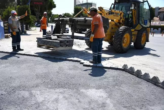 Kuşadası Belediyesi'nden kentin yol sorunlarına hızlı çözüm