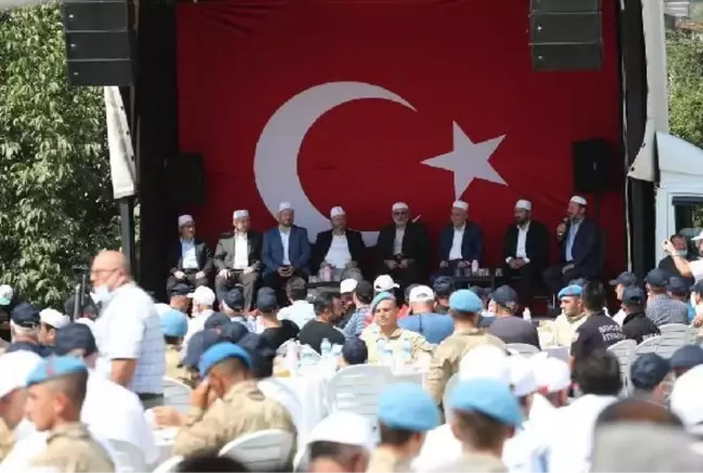 KASTAMONU - Sel felaketinin yaşandığı Bozkurt'ta hayatını kaybedenler için mevlit okutuldu