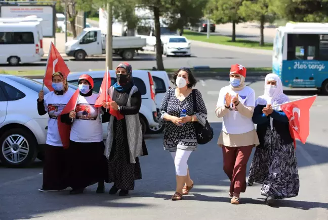 Almanya'da kızı terör örgütü PKK tarafından kaçırılan anne, Diyarbakır annelerini ziyaret etti