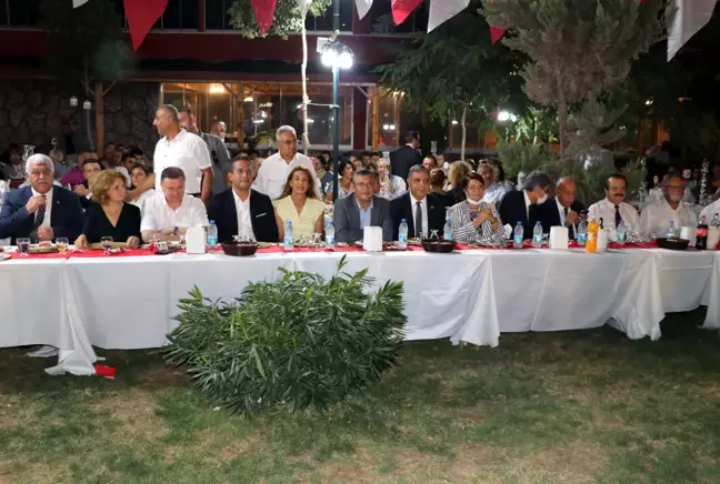 CHP Grup Başkanvekili Özgür Özel, Hatay'da partilileriyle bir araya geldi