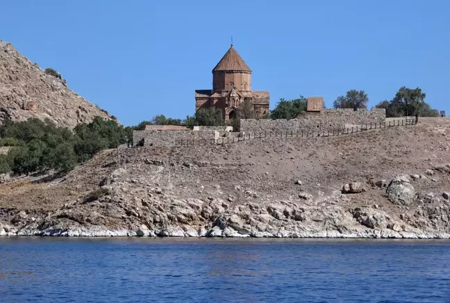 Akdamar Kilisesi'ndeki 9. ayin başladı (2)