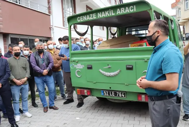 Erzurum'da sel sularına kapılarak hayatını kaybeden işçinin cenazesi defnedildi