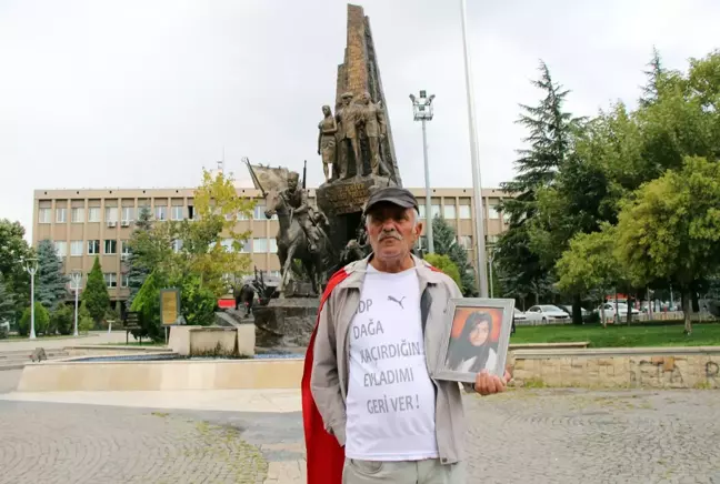 Kızı PKK tarafından kaçırılan baba, İzmir'den Ankara'ya yaptığı umut yürüyüşünde Uşak'a ulaştı