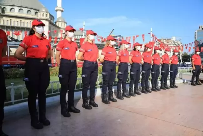 İTFAİYE HAFTASI... TULUMBACILAR İSTİKLAL CADDESİ'NDE NARA ATTI