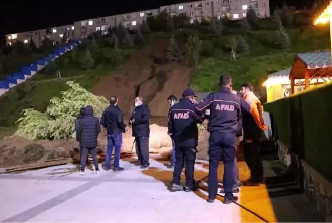 MEVLANA VADİSİ'NDEKİ TOPRAK KAYMASI KORKUTTU