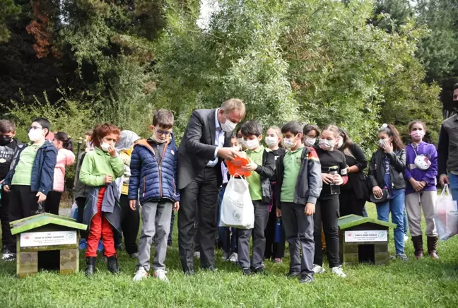 Son Dakika | İyileşen yaban kuşları, Hayvanları Koruma Günü'nde çocukların ellerinden doğaya salındı