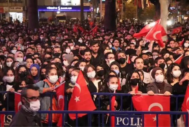Denizli'de Cumhuriyet Bayramı nedeniyle konser verildi