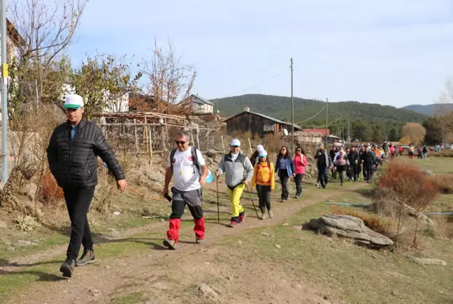 Dağcılar ve doğa tutkunları Bolu'daki kanyonda yürüyüş gerçekleştirdi