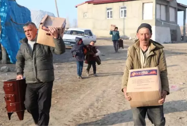 ERZURUM'DA DEPREMZEDELERE ÇADIR, SOBA VE GIDA DESTEĞİ