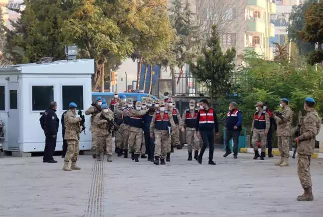 Uzman çavuşu şehit eden 5 zanlı adliyeye götürüldü