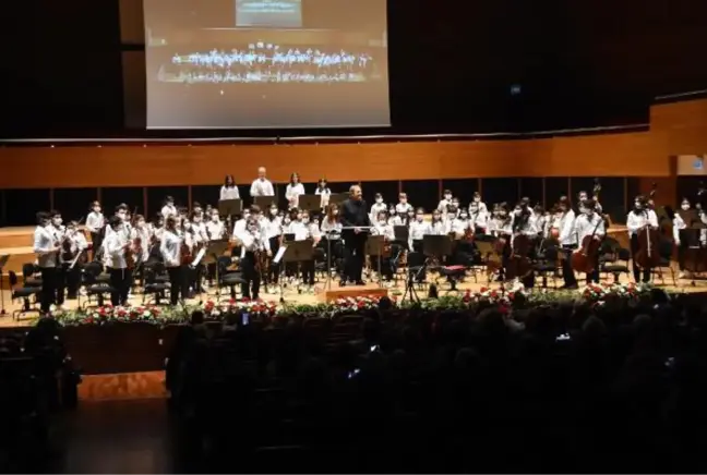 YORGLASS BARIŞ ÇOCUK SENFONİ ORKESTRASI'NDAN 5'İNCİ KONSER