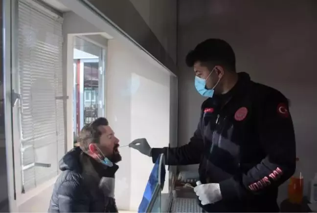 Bulgar turistler PCR testlerini Edirne'de yaptırıyor