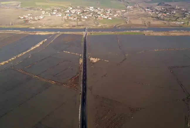 Ergene Nehri taştı, tarım arazileri su altında kaldı